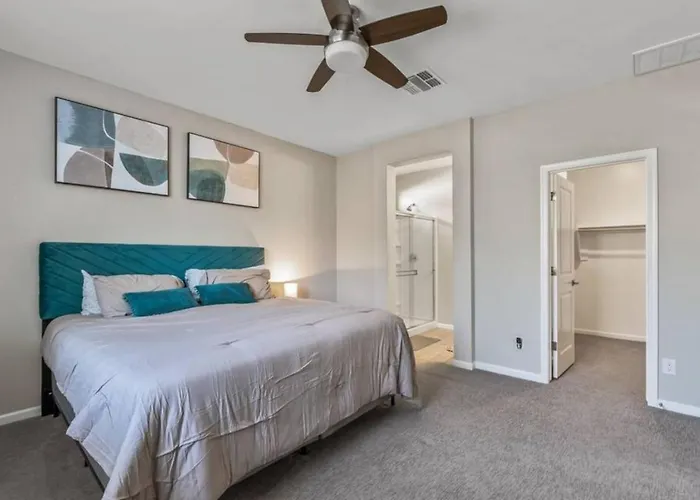 Spacious Az King Bed Great Wifi Near Stadium Golf Holiday home Surprise