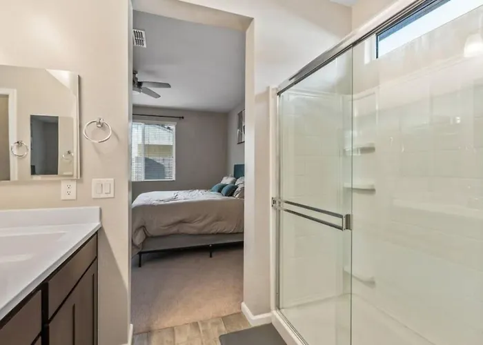 Spacious Az King Bed Great Wifi Near Stadium Golf Holiday home Surprise