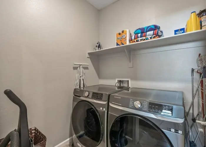 Spacious Az King Bed Great Wifi Near Stadium Golf Surprise